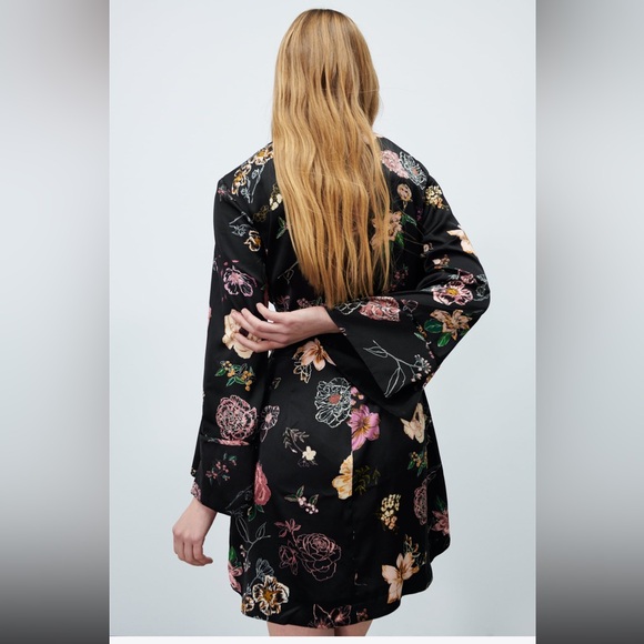 ZARA SHORT FLORAL PRINT DRESS - Picture 4 of 13